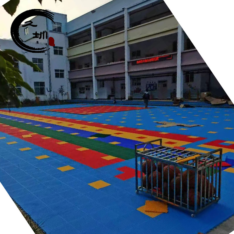 2023年月銷(xiāo)20萬(wàn)懸浮地板廠(chǎng)家 幼兒園球場(chǎng)操場(chǎng)室外拼裝塑膠地膠 藍色