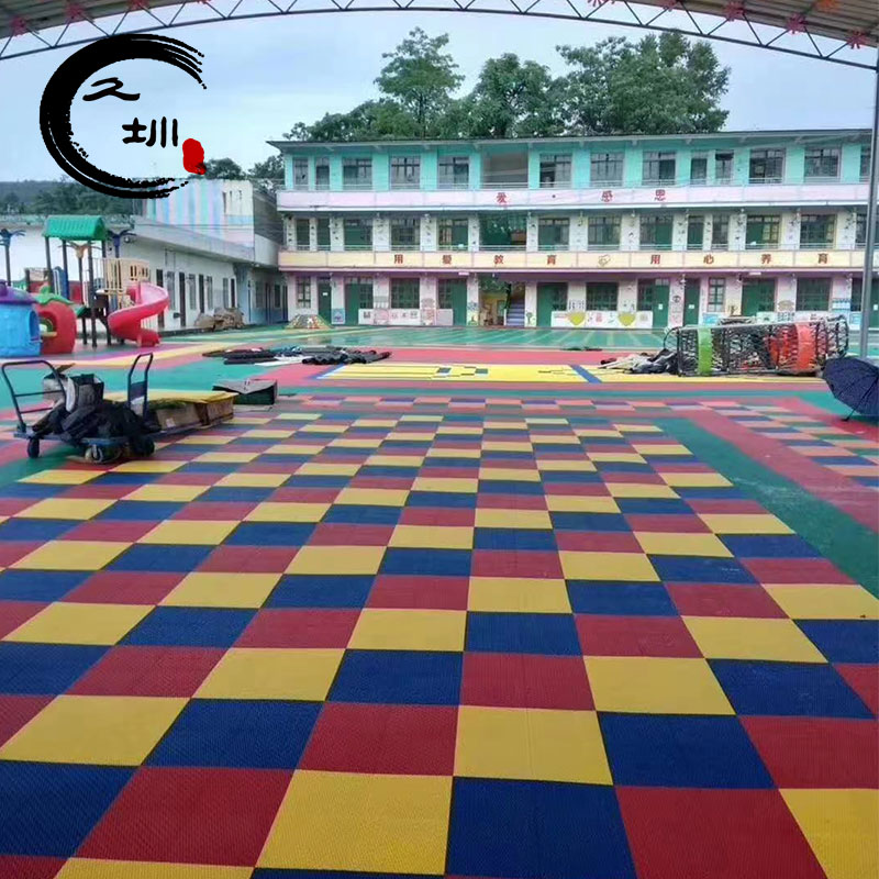 2022年幼兒園室外跑道用懸浮地板廠(chǎng)家塑料拼裝懸浮地板 籃球場(chǎng)懸浮地板